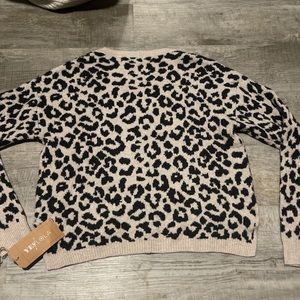 Soft sweater, never worn